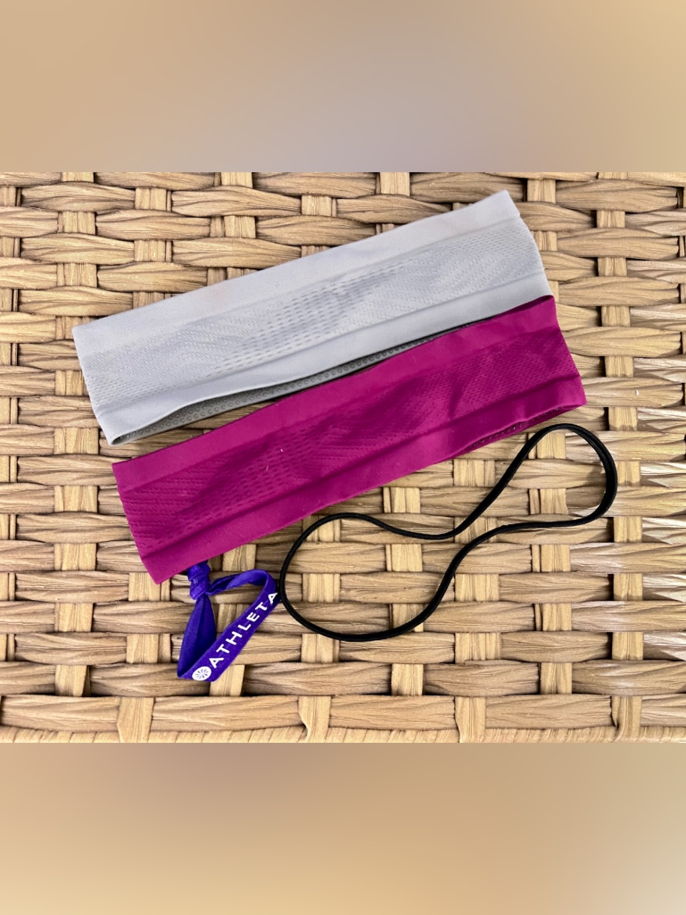 2 Athleta Stretch Headbands in Magenta & Light Gray